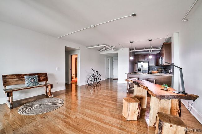 Living Area | Image 8