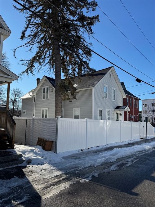 92 Maverick St, Fitchburg, MA, 01420-5865 | Card Image