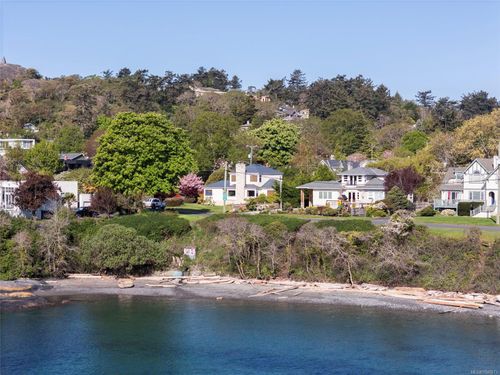 218 Beach Dr, Victoria, BC, V8S2M1 | Card Image