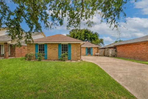 925 S 6th St, La Porte, TX, 77571-4917 | Card Image