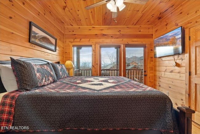 880 Great Smoky Way, House other with 4 bedrooms, 4 bathrooms and null parking in Gatlinburg TN | Image 35