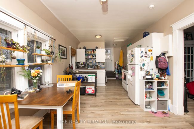 666 Lorne Ave, Home with 5 bedrooms, 3 bathrooms and 1 parking in London ON | Image 4