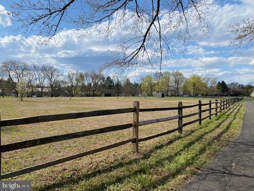 1045 General Sullivan Rd, WASHINGTON CROSSING, PA, 18977-1334 | Card Image