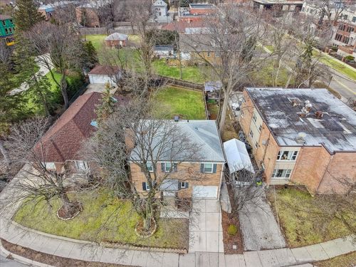 887 Deerfield Road, Highland Park, IL, 60035 | Card Image
