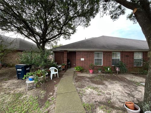 b-900 Azalea Ct, College Station, TX, 77840-4026 | Card Image