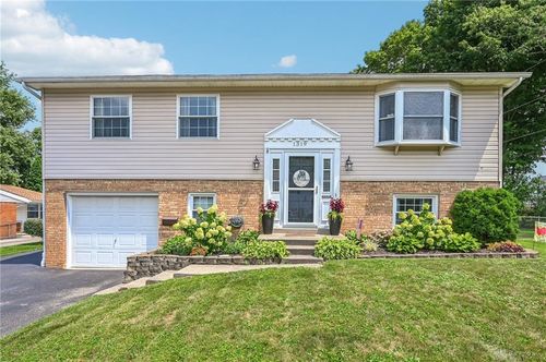 1319 Arlington Dr, Xenia, OH, 45385-5313 | Card Image