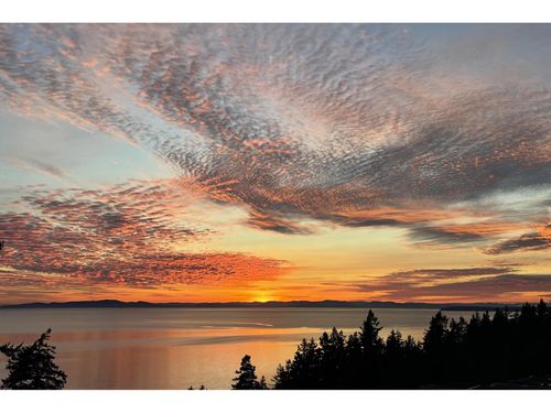 602-14825 Thrift Ave, White Rock, BC, V4B2J6 | Card Image