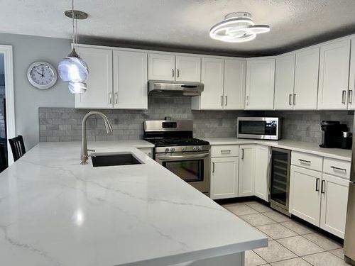 13B Hedgerow Drive, Hudson, NH, 03051 | Card Image