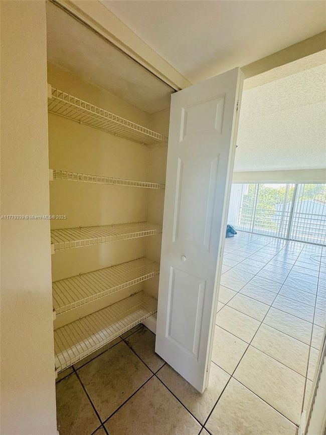 APT-315 - 4215 University Dr, Condo with 2 bedrooms, 2 bathrooms and null parking in Sunrise FL | Image 25