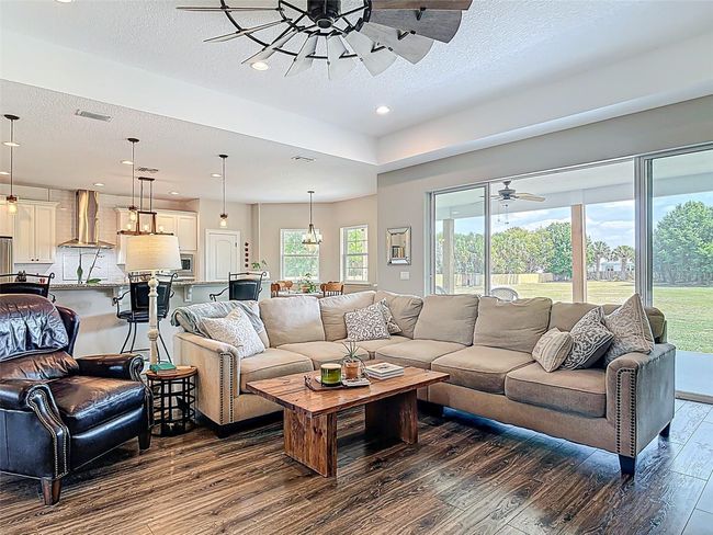 living room | Image 27