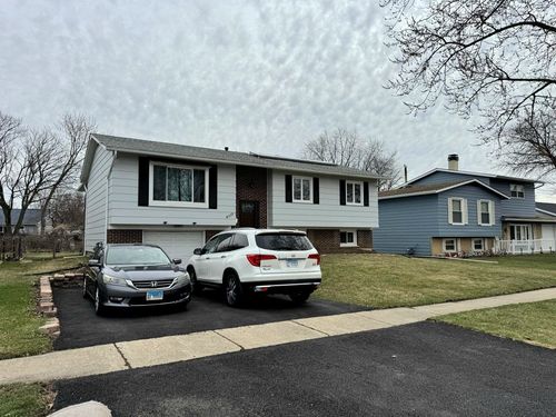 8113 Carlisle Dr, Hanover Park, IL, 60133-2416 | Card Image
