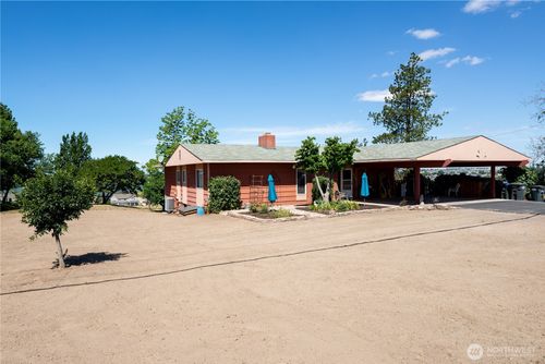 1804 S Division St, Moses Lake, WA, 98837 | Card Image