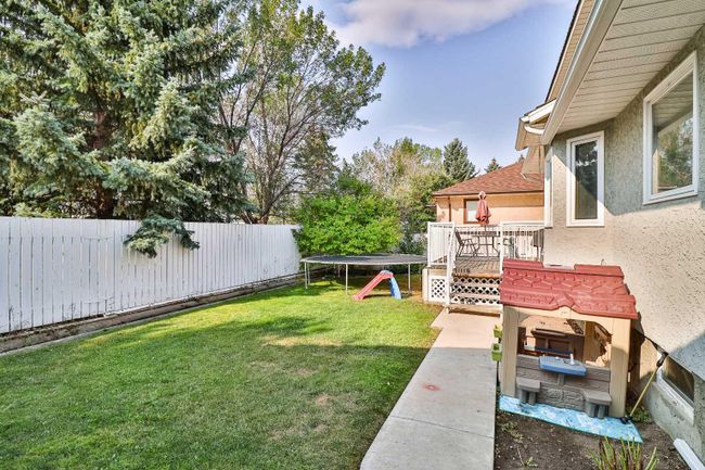 2317 35 Street S, Home with 4 bedrooms, 3 bathrooms and 4 parking in Lethbridge AB | Image 46