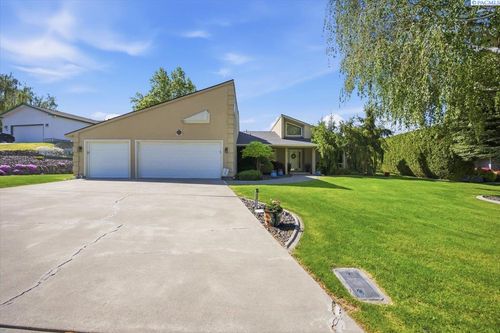 212 Greenbriar W, Richland, WA, 99352-9623 | Card Image