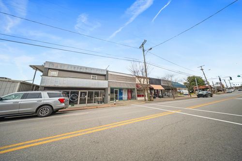 123 E Main Street, Grayson, KY, 41143 | Card Image