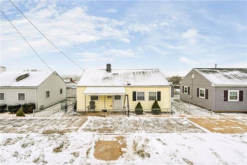 1931 Sloan Ave, Latrobe, PA, 15650-3051 | Card Image