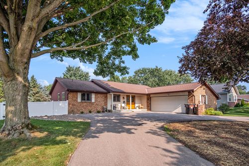 7047 Bliss Ct Sw, Grandville, MI, 49418-2105 | Card Image