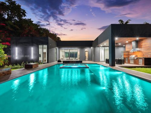 871 Ne 83rd St, Miami, FL, 33138-4158 | Card Image