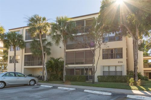 apt-319-2316 S Cypress Bend Dr, Pompano Beach, FL, 33069-4477 | Card Image
