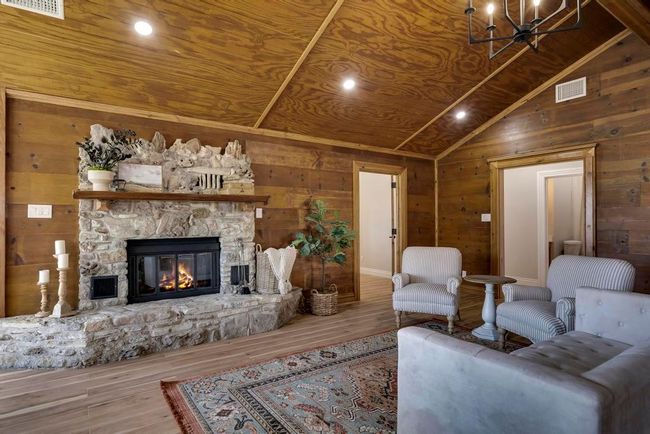 111 Stoney Hills Rd, Home with 4 bedrooms, 3 bathrooms and 2 parking in Center Point TX | Image 13