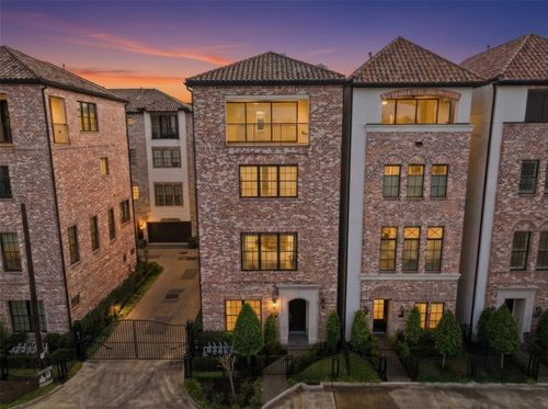 19 Robita St, Houston, TX, 77019-2715 | Card Image