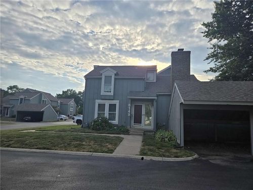 8149 Monrovia St, Lenexa, KS, 66215-2728 | Card Image