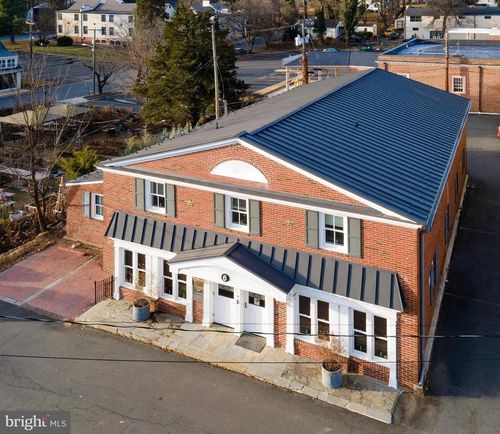 6 N Pendleton St, MIDDLEBURG, VA, 20117-2681 | Card Image