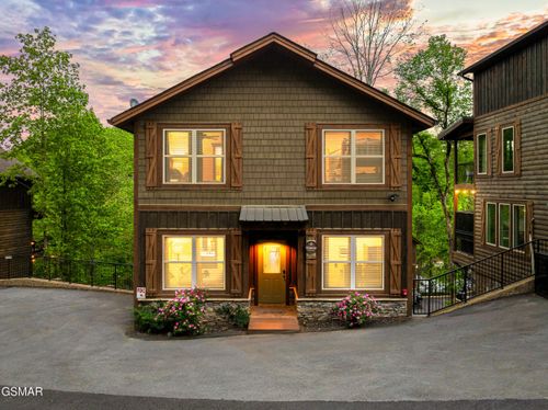 3029 Ridgetop Resort Way, Pigeon Forge, TN, 37863-7123 | Card Image