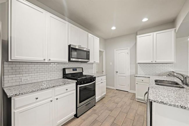 3010 Lockeridge Village Dr, House other with 3 bedrooms, 2 bathrooms and 2 parking in Spring TX | Image 16