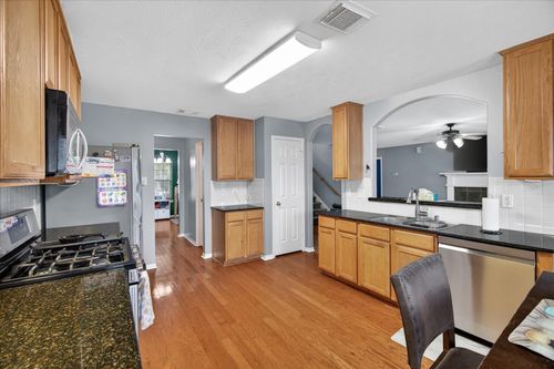 924 Chad, Baytown, TX, 77521-3496 | Card Image