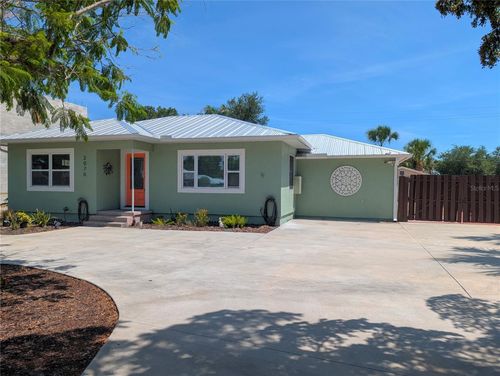 2070 Datura Street, SARASOTA, FL, 34239 | Card Image