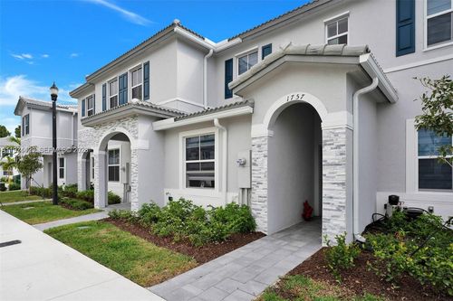 1757 Se 26th Ter, Homestead, FL, 33035-2402 | Card Image