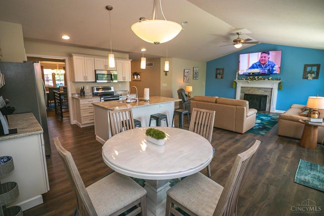 Open concept Kitchen/Breakfast into the Great Room. | Image 4