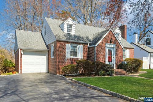 149 S Park Dr, New Milford, NJ, 07646-2833 | Card Image