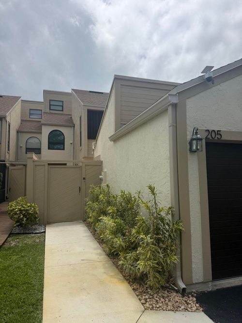 205-1102 Se Mitchell Ave, Port St Lucie, FL, 34952-5961 | Card Image