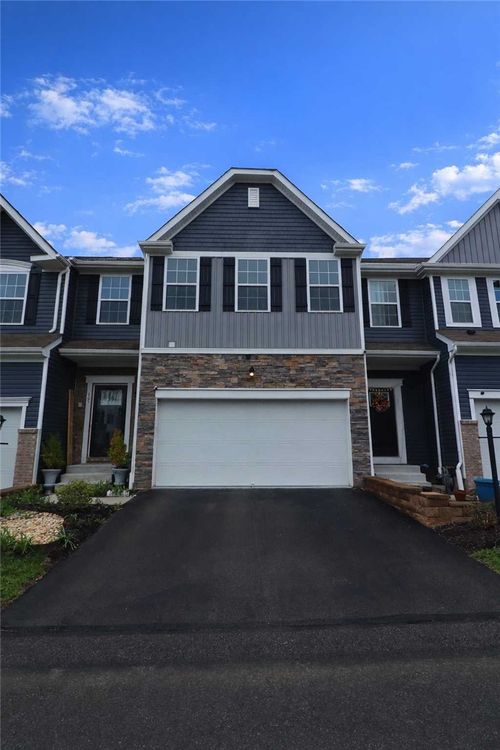 605 Alessia Ct, Moon/Crescent Twp, PA, 15108 | Card Image