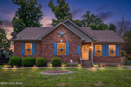 585 River Oaks Dr, Shepherdsville, KY, 40165-8130 | Card Image