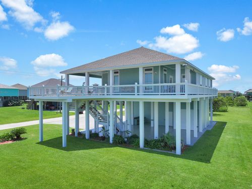 906 Westview, Crystal Beach, TX, 77650-2887 | Card Image