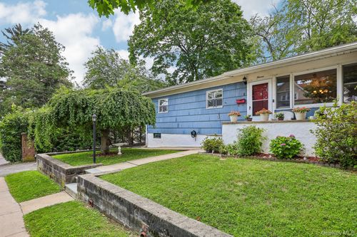 11 Park Avenue, New Rochelle, NY, 10805 | Card Image