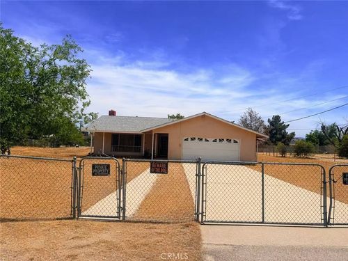 10007 Victor, Hesperia, CA, 92345 | Card Image