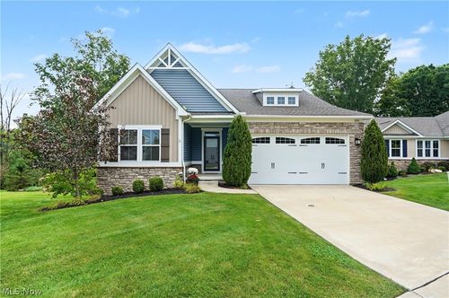 830 Sunrise Cir, Aurora, OH, 44202-7558 | Card Image