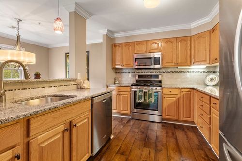 g-121 Revere St, Canton, MA, 02021 | Card Image