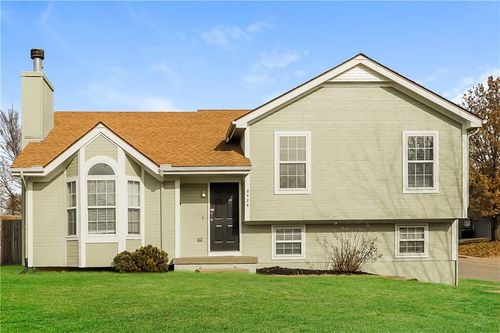 8526 Ne 105th Ter, Kansas City, MO, 64157-9219 | Card Image