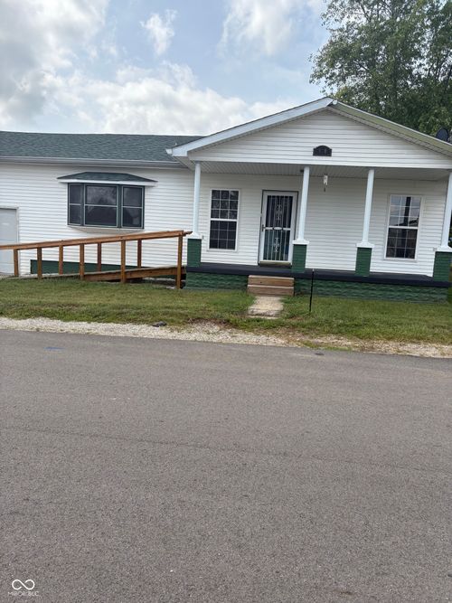 820 Roosevelt Ave, Edinburgh, IN, 46124-1602 | Card Image