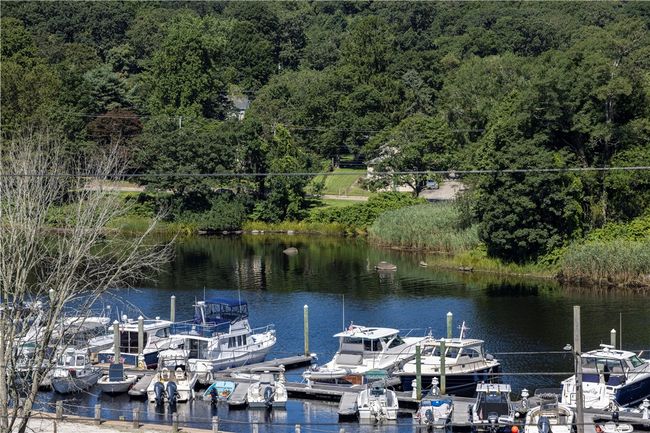 2 - 24 Mariner Heights View, Condo with 2 bedrooms, 1 bathrooms and 2 parking in Westerly RI | Image 28