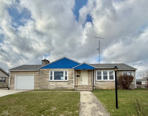 824 S Main St, Brownstown, IN, 47220-1926 | Card Image