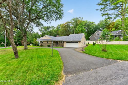887 Morgan Ave, Niskayuna, NY, 12309-5521 | Card Image
