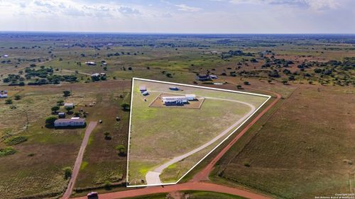 193 Shady Hollow Rd, Victoria, TX, 77904-1230 | Card Image