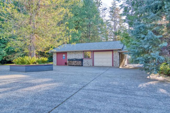 5487 Brooks Road, House other with 4 bedrooms, 4 bathrooms and 6 parking in Halfmoon Bay BC | Image 36