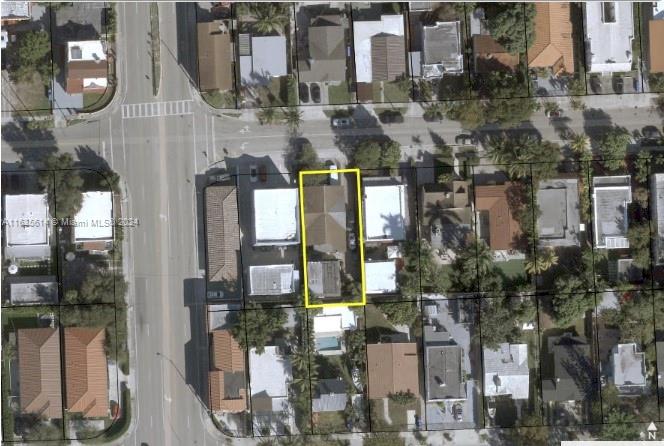10th St, Miami, FL 33135